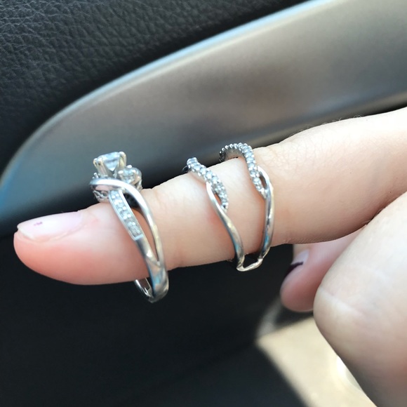 My old wedding ring - Picture 2 of 5